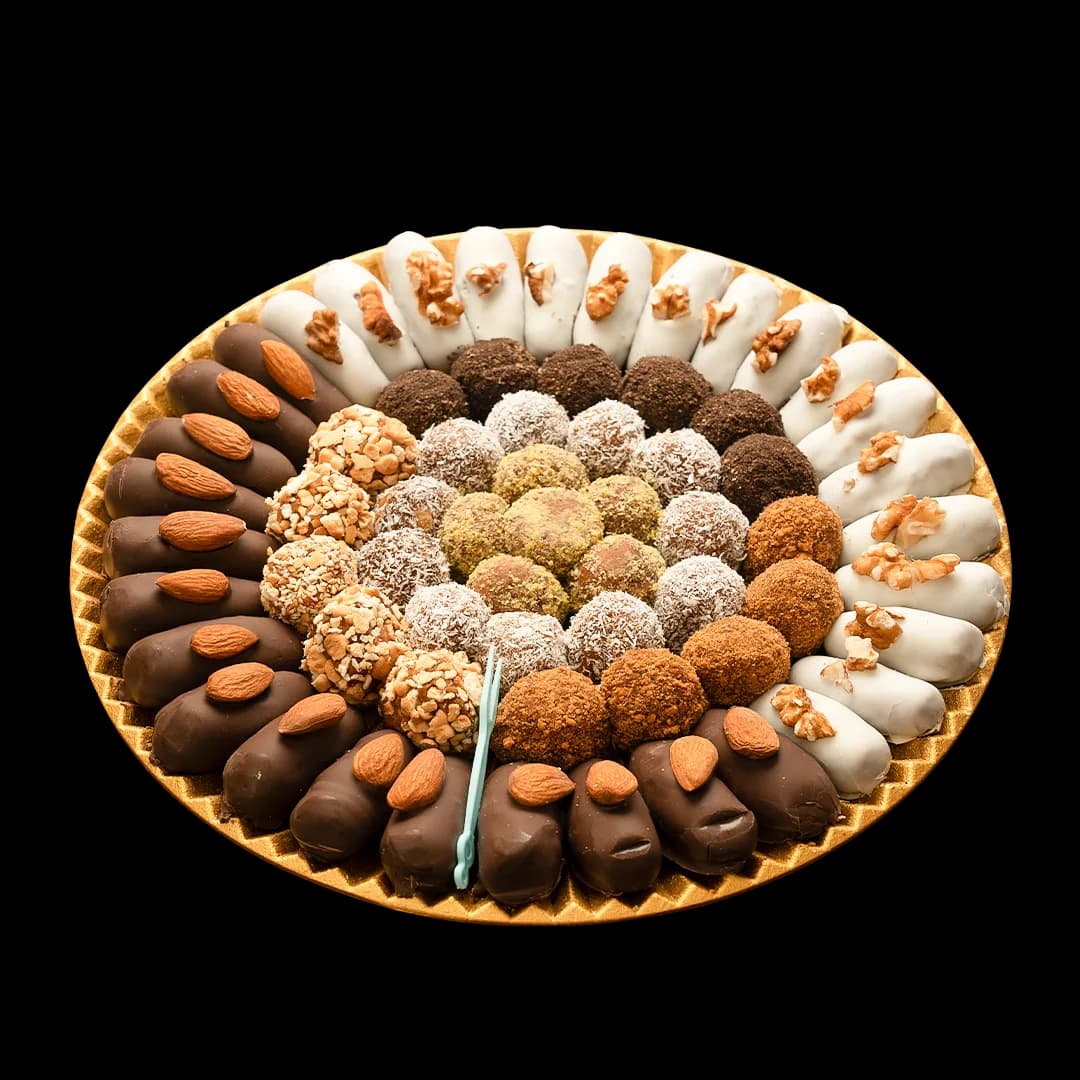 طبق حلويات التمر دائري الشكل